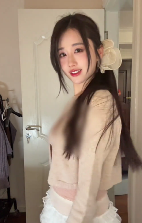 图片[4]-轩子巨2兔拒绝售卖衣物，还称展现自己的美不算C边，引发网友热议！-吃瓜网