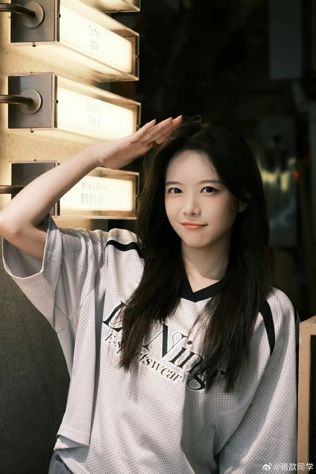 图片[2]-LPL主持人骆歆继上CCTV3后，二次登上CCTV6，扛住央视镜头魅力十足，网友：这是要转行吗？-吃瓜网