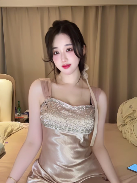 图片[7]-轩子巨2兔拒绝售卖衣物，还称展现自己的美不算C边，引发网友热议！-吃瓜网