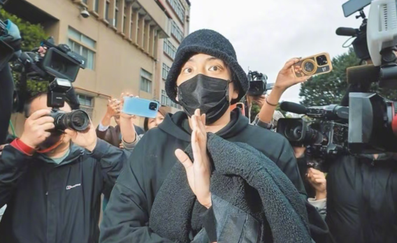 图片[5]-又抓一个！知名男星被判刑，整个事件太离谱了……-吃瓜网